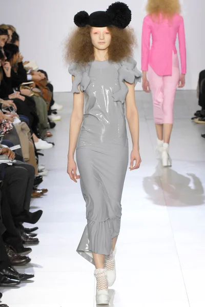 Look 32